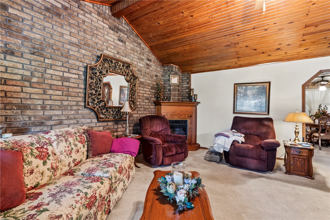 19-18-29-SPRINGDALE - Residential