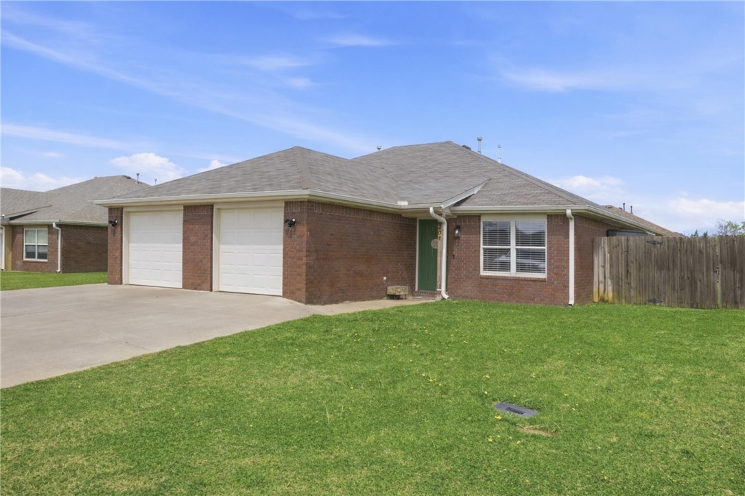 Great opportunity to own a duplex in a great location, with convenient access, near school and main streets. Duplex is move-in ready , tenants to be out by the end on April. 
Duplex is 3 bedrooms, two full bathrooms each side . Washers , and dryers will not convey . 
Both sides water heater were recently replaced !