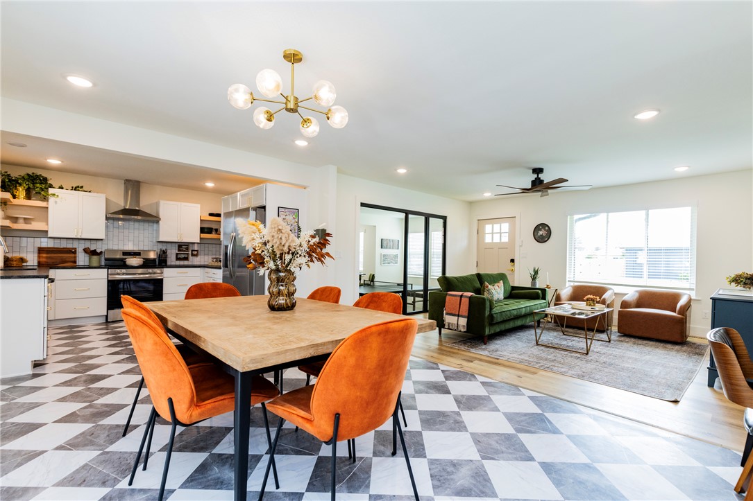 This beautifully remodeled, fully furnished 3-bedroom, 2-bath home offers an unbeatable location just minutes from Downtown Bentonville. Ideally situated near Slaughter Pen and Coler Mountain bike preserve trails, the OZ Trails Bike Park, and the future world-class STEM university campus, you’ll enjoy easy access to everything that makes Northwest Arkansas one of the country’s fastest-growing destinations.
Currently operating as a successful Airbnb, this turnkey property presents an exceptional investment opportunity while also serving as a fantastic primary residence. Thoughtfully updated from top to bottom, it feels like a brand-new home and is completely move-in ready.
Conveniently located near I-49, world-class biking and walking trails, shopping, dining, and entertainment, this home offers the perfect combination of lifestyle and income potential. Whether you’re searching for your next home or a proven short-term rental investment, this is an opportunity you won’t want to miss.