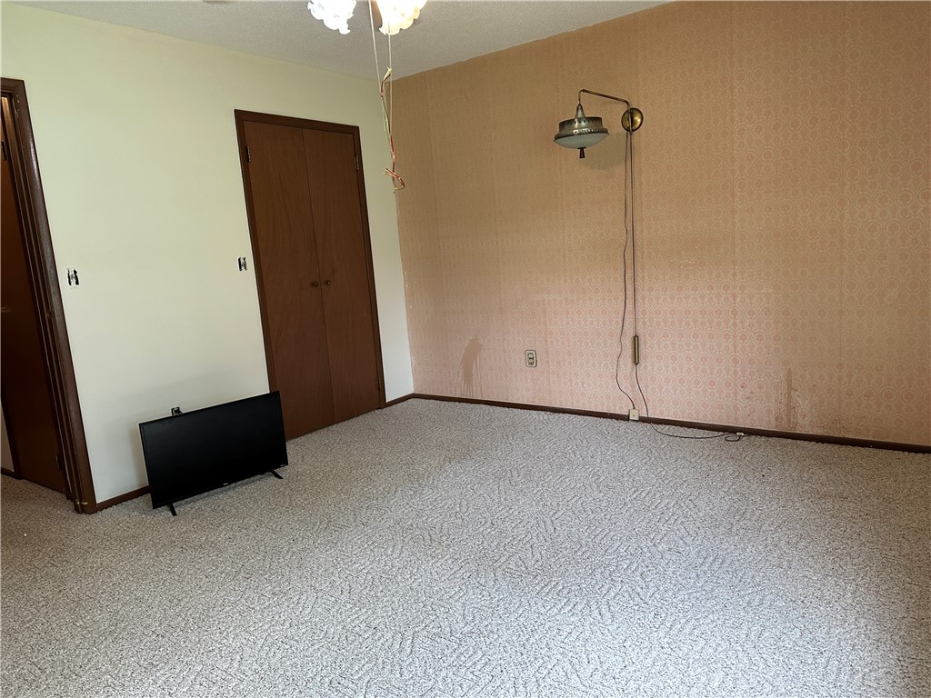BRIARWOOD EAST CONDOMINIUMS - Residential
