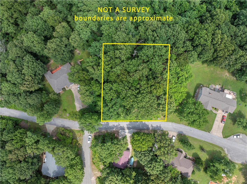 This lot sits just off Hwy 7 North in one of the most sought-after neighborhoods on the edge of Harrison, within the Bergman School District. You’ll enjoy the peace and quiet of country living with the convenience of being just 5–10 minutes from all of Harrison’s shops, schools, and services.
Love the outdoors? You’re in the perfect spot—just 19 miles to Bull Shoals Lake, 25 miles to Table Rock Lake, and 36 miles to the Buffalo National River.
Bonus: Branson, Missouri is just a quick 40-minute drive away!