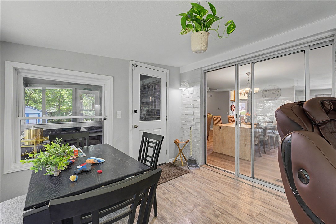 Altons Brush Creek Hls Rogers - Residential