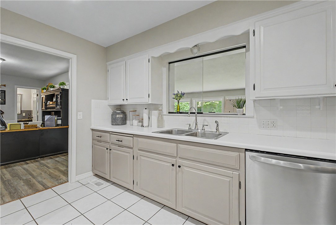 Altons Brush Creek Hls Rogers - Residential