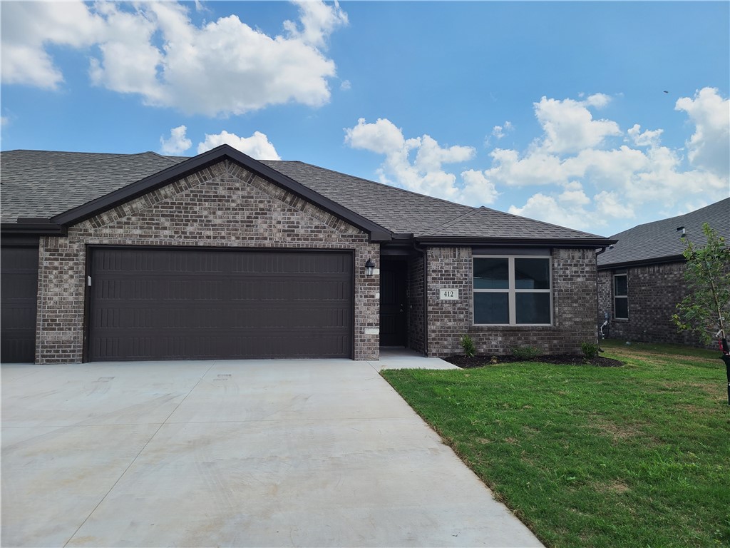 Brand new duplex in great location! Close to the Wal-Mart Neighborhood Market on HWY 102 and Greenhouse Rd in Bentonville, 3 bedroom split plan, 2 baths, open living space, wood look tile in main living space and carpet in the bedrooms. Kitchen has gas range, granite and pantry. 2" faux wood blinds, fenced back yard. Brand new refrigerator and washer & dryer provided and lawn care included. No smoking. Pets negotiable with owner approval.