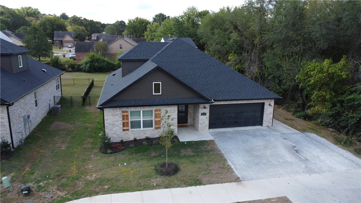 8-16-30 FAYETTEVILLE OUTLOTS - Residential Income