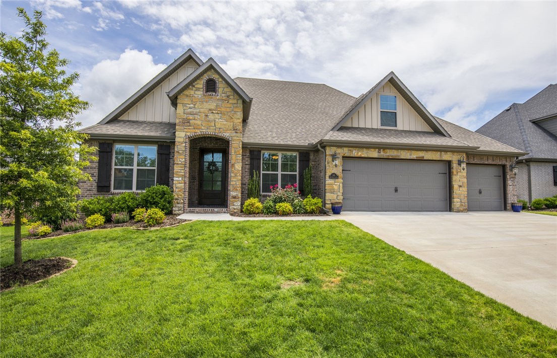 This beautiful home features 2 bedrooms downstairs and 2 bedrooms upstairs. The bonus room upstairs could be a 5th bedroom. The kitchen features granite countertops throughout. The backyard is landscaped with a mix of Bermuda and Winter Rye for green grass year round. Located in Bentonville School District and walking distance to Ardis Ann.