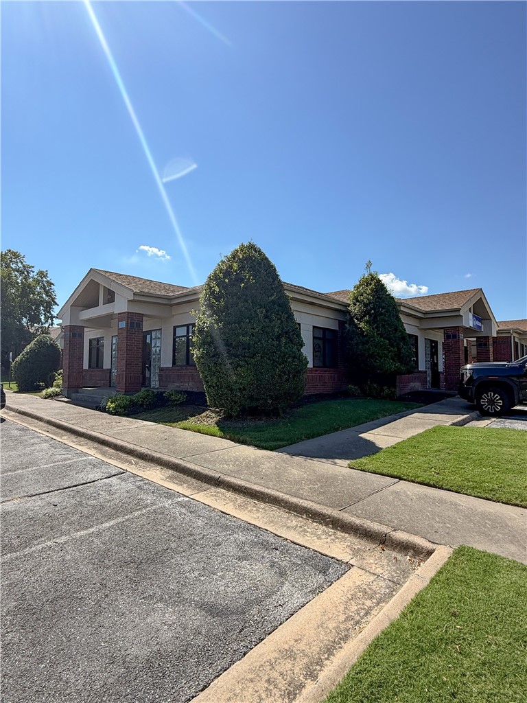Springdale Business Center - Commercial Lease