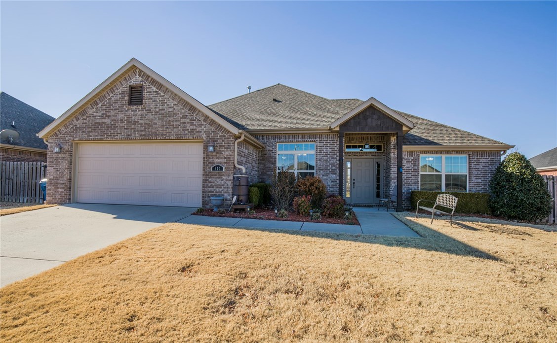 Extremely Clean and well kept 3 bed 2 bath home in The Elm Tree Elementary school area . Short distance to the Wal-Mart HO. The home has wood floors, Granite counters, Gas Log fire place Jetted tub and walk in tiled shower in master bath. The house faces east and there is a good garden spot on the side of the house. A new storage shed in back yard to keep your garden tools an mower. Come do a drive by and call for a showing to see this grate starter home.