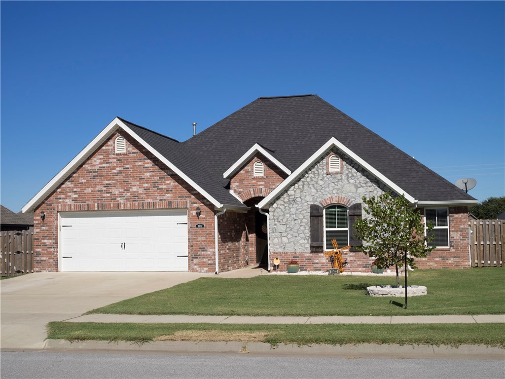 Desirable Bentonville location! Award winning schools, Wal-Mart HQ, & various shopping all nearby. Quality Landmarc Custom Resale! Come see the care taken throughout this 1856 sq ft, 3 Bedroom, 2 bath split plan home. 2 car garage, vaulted ceilings & gas log fireplace in LR. Separate his & hers closets, walk-in shower, whirlpool tub, & double vanity in master suite. Beautiful custom trim! Storm shelter in oversized backyard. 8' X 14' storage shed & matching Frigidaire fridge will convey.