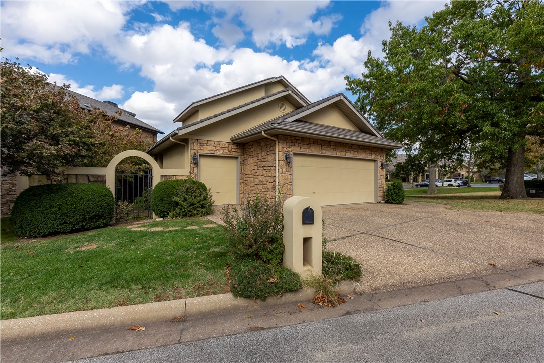 Champions Garden Villas Rogers - Residential