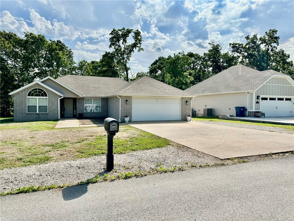 Beautiful 3-bedroom, 2-bath home in Bella Vista featuring stunning archways and plenty of natural light throughout. The home includes all kitchen appliances, spacious walk-in closets, and a garage for added convenience. A warm and inviting layout makes this home perfect for comfortable everyday living.**Lawncare provide - 1 pet limit - $250 non-refundable pet fee per pet**