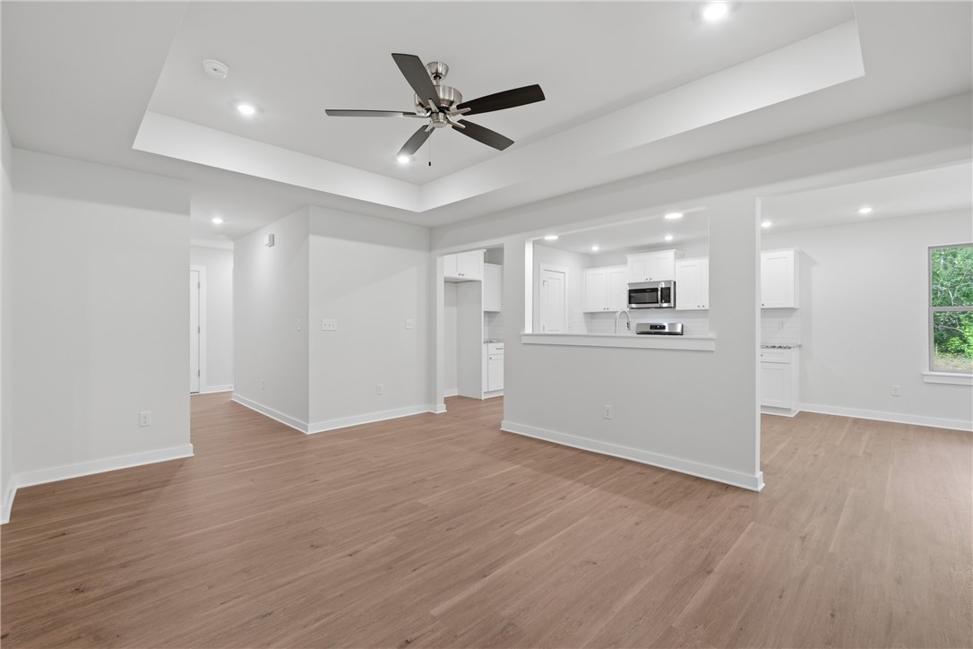 Springhill Sub Gentry - Residential Lease