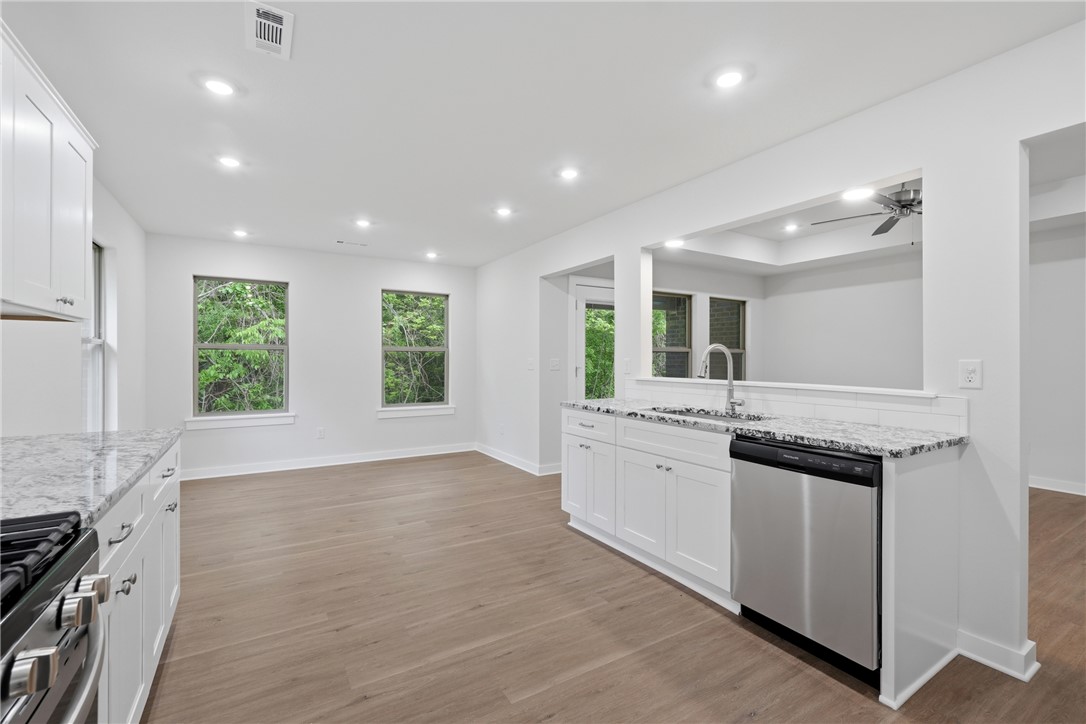 Springhill Sub Gentry - Residential Lease