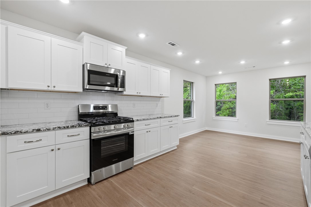 Springhill Sub Gentry - Residential Lease