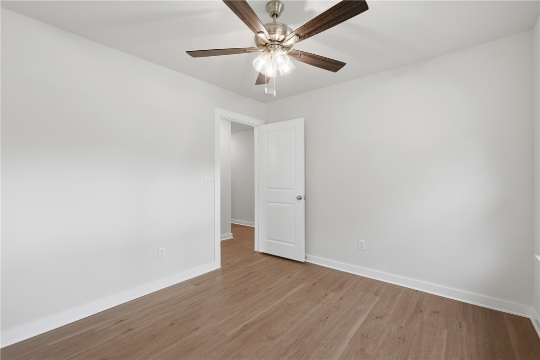 Springhill Sub Gentry - Residential Lease