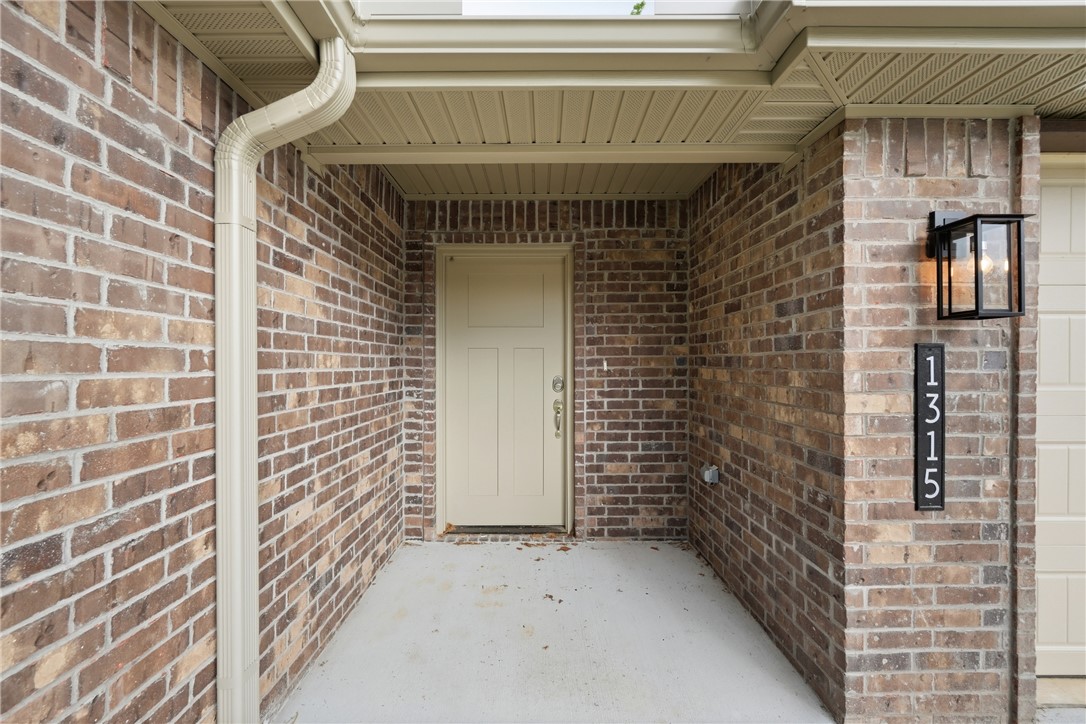 Springhill Sub Gentry - Residential Lease