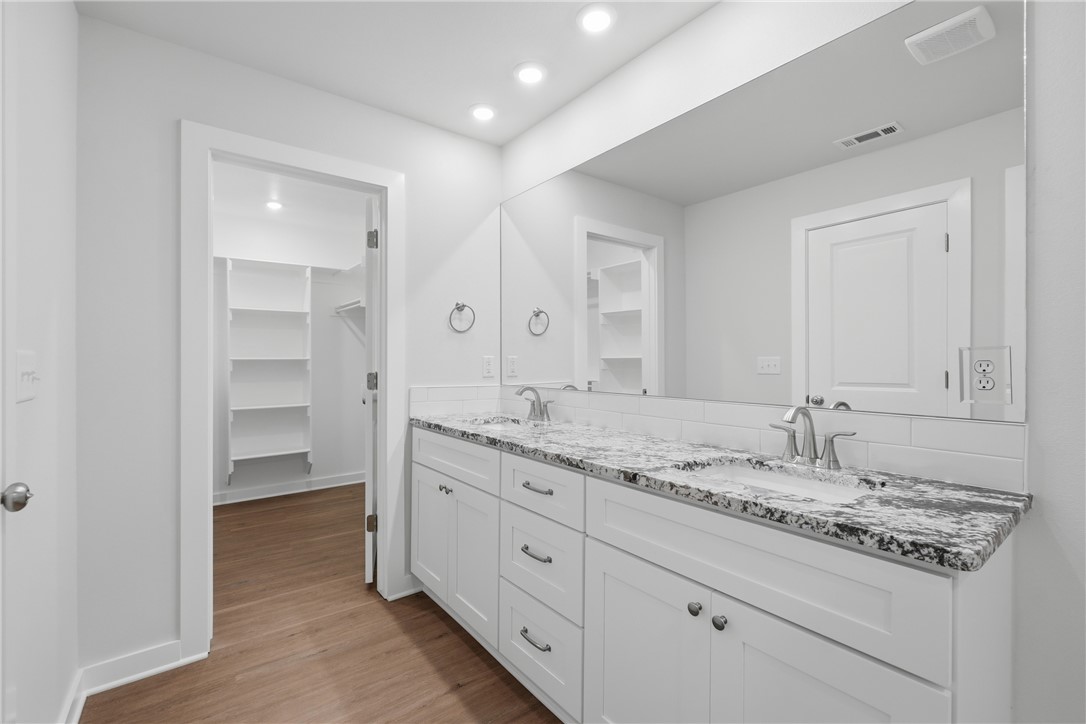 Springhill Sub Gentry - Residential Lease
