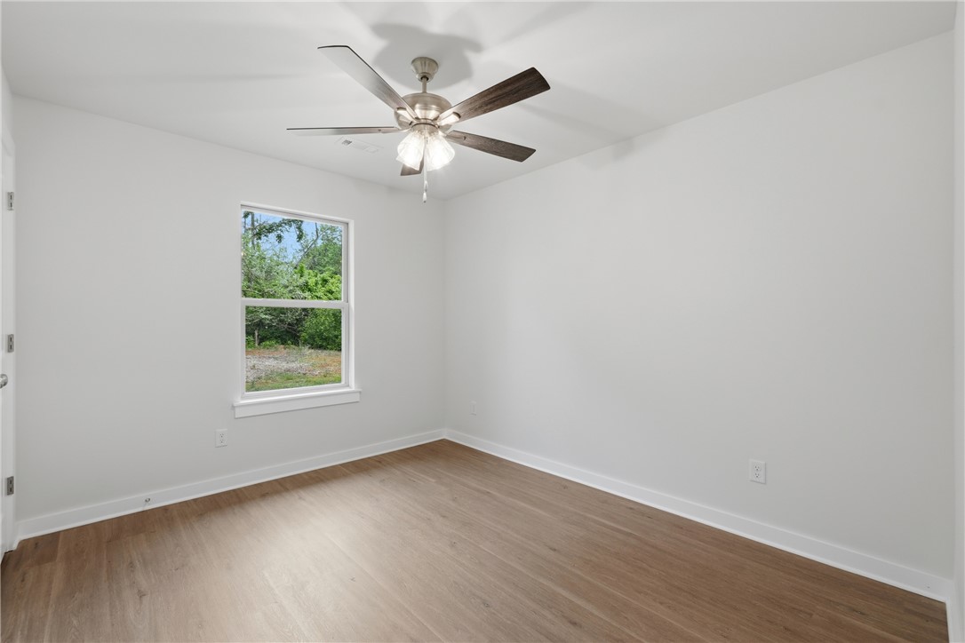 Springhill Sub Gentry - Residential Lease