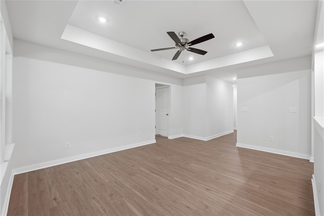 Springhill Sub Gentry - Residential Lease