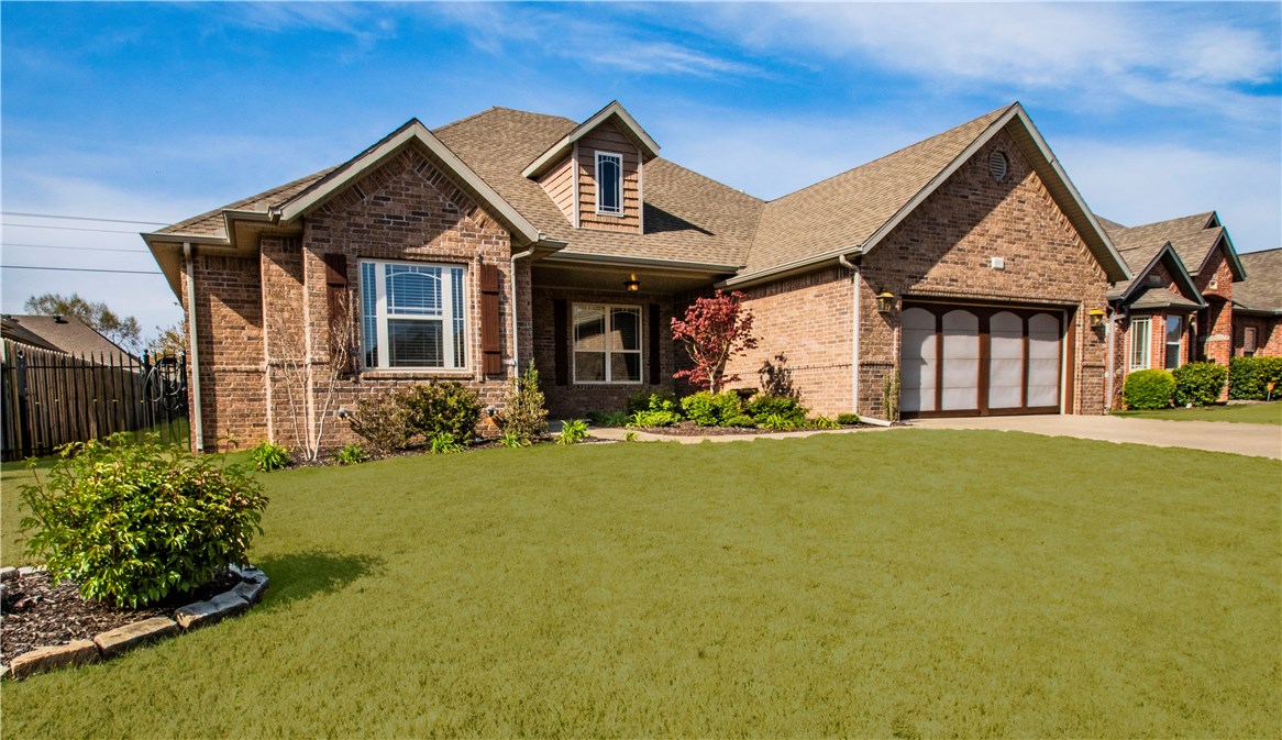 Gorgeous home in Prestigious Hearthstone Subdivision! Perfect Location! Close to Shopping, Restaurants, Wal-Mart Home Office, Hunt Tower, Crystal Bridges, Amazeum, I-49, Razorback Greenway, Mountain Bike Trails, & more. Summer is coming - Enjoy the neighborhood playground & pool! The home offers Hardwood Floors, Walk-in Closets, Granite Counter-tops & an Over-sized Patio area perfect for Summer! Refrigerator, Washer & Dryer included. Don’t miss your opportunity to make this house your home!