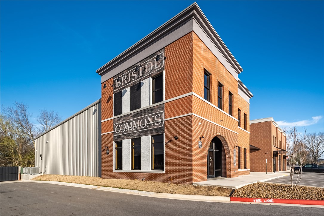 Farmington Outlots - Commercial Lease