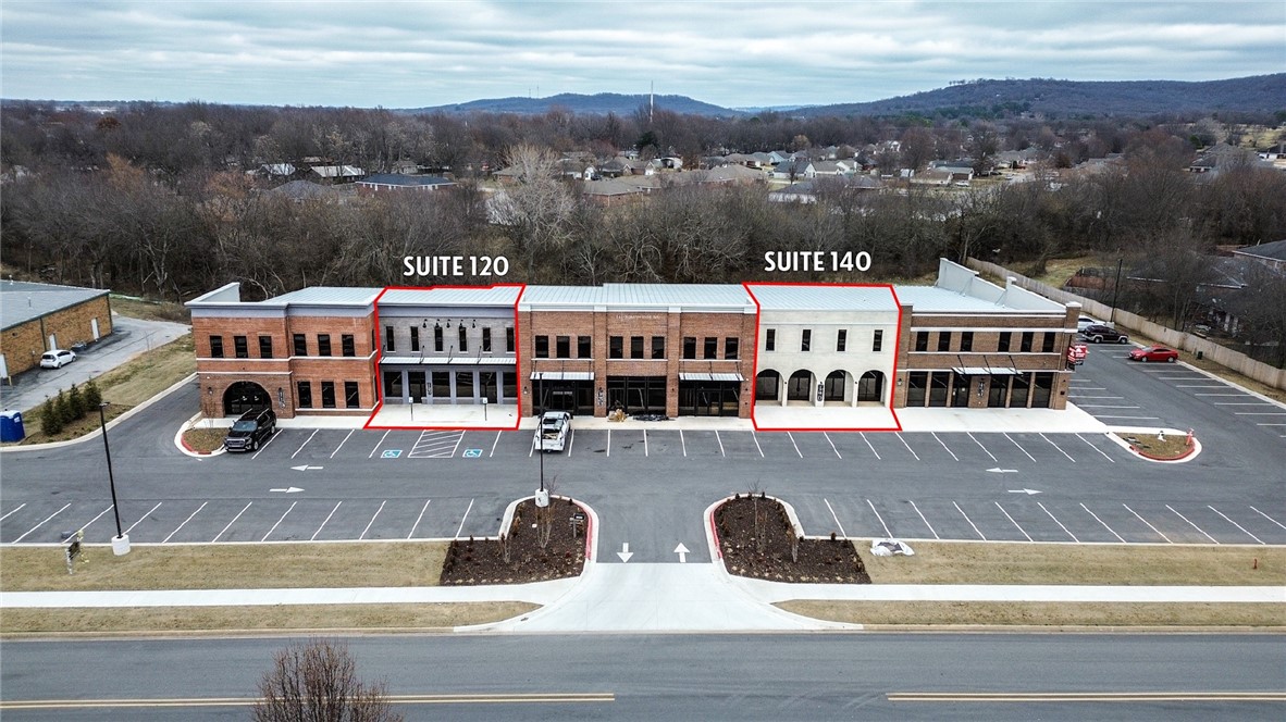 Retail spaces for lease in the newly built Bristol Commons! Suites currently in shell condition. Ownership offering a generous TI allowance. Property centrally located just of W Main St in Farmington. 

Shell spaces in a Class A retail/office building.

$60 psf TI allowance w/ 5-year term.

Tenant pays utilities, taxes, insurance, & CAM.

Just off Hwy 62 with ample parking.

Less than 4 miles to I-49.