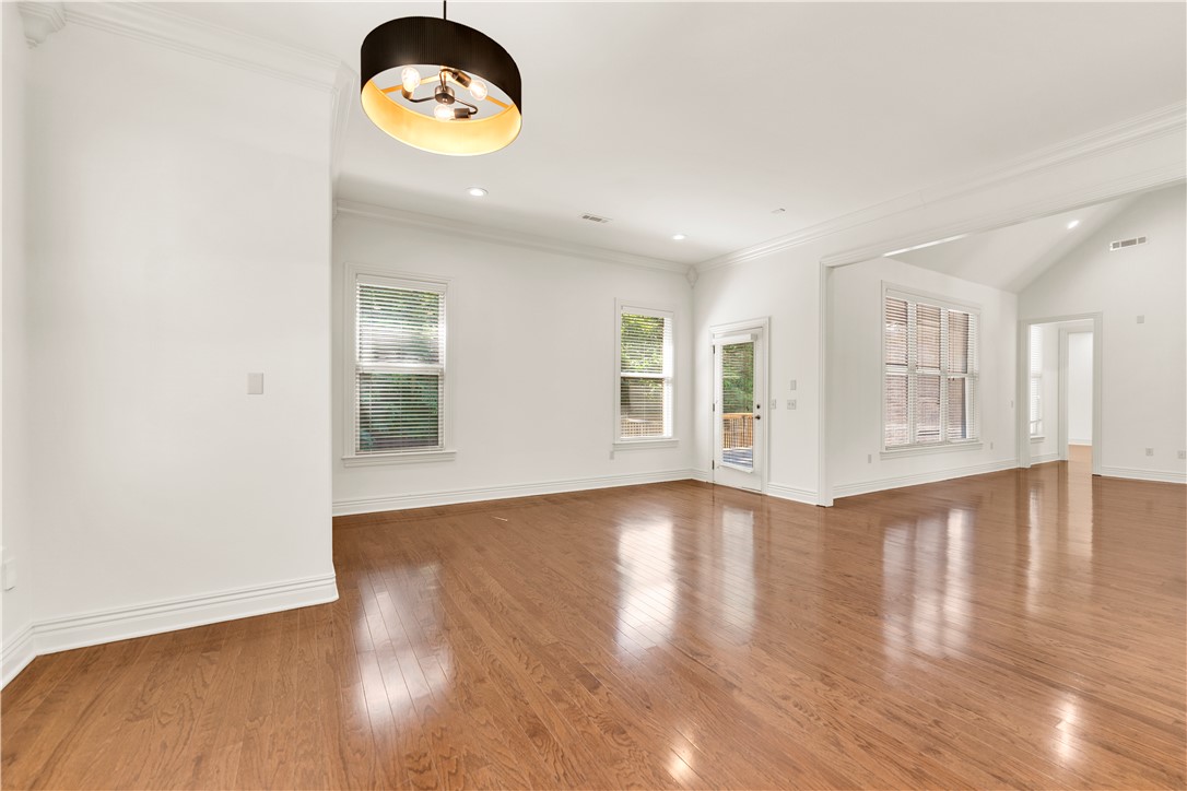 Pinnacle Gardens Sub Rogers - Residential