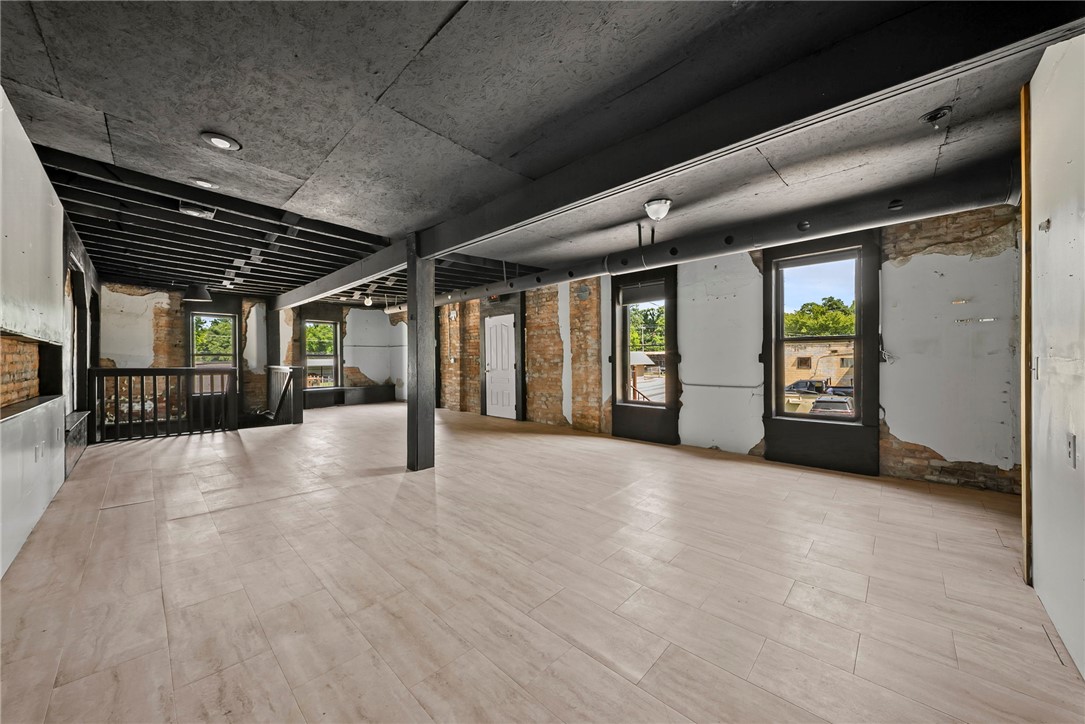 Siloam Spgs Orig Siloam Spgs - Commercial Lease