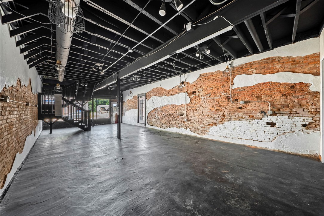 Siloam Spgs Orig Siloam Spgs - Commercial Lease