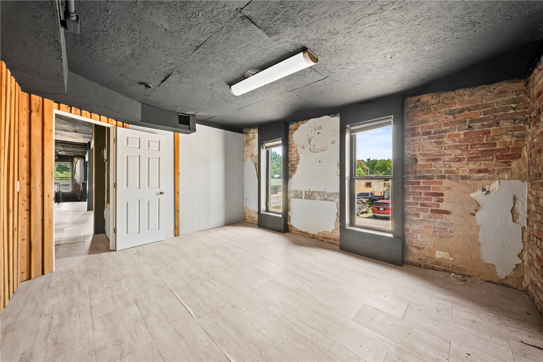 Siloam Spgs Orig Siloam Spgs - Commercial Lease