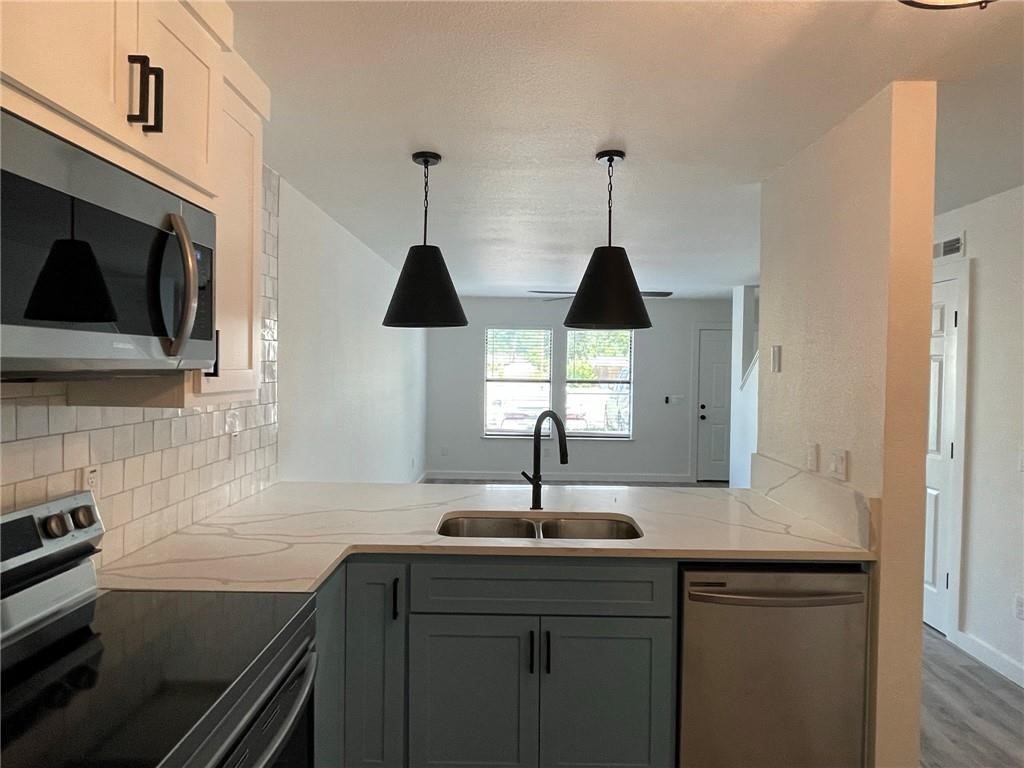 DURHAM PLACE-BENTONVILLE - Residential Lease