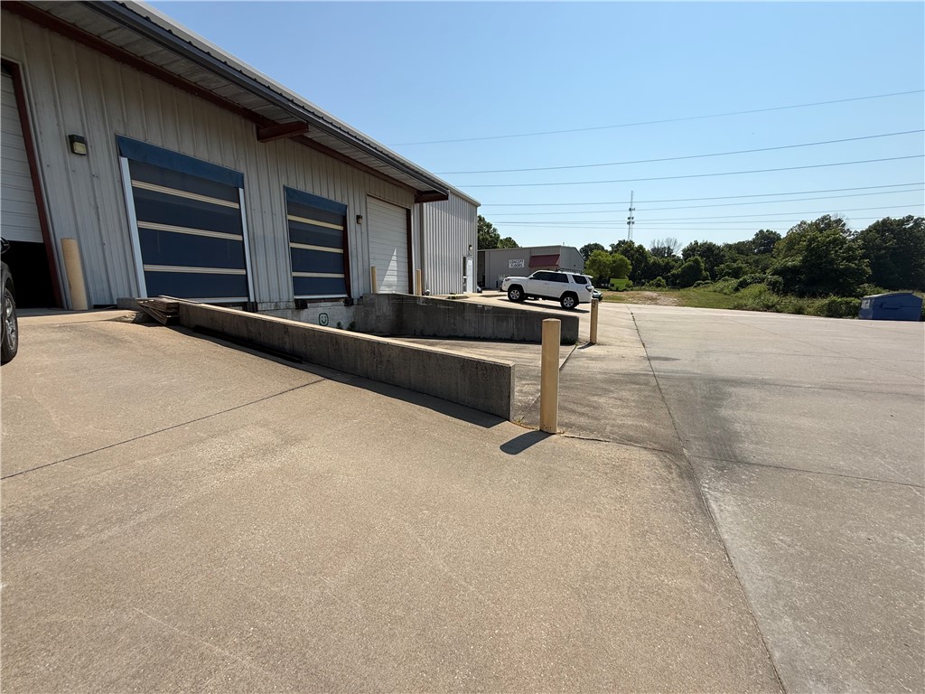 Large warehouse space (10,964) with office space (950) available to rent beginning 10/1/26. One previous tenant; current tenant to have all personal property removed by beginning of October. Large shelves can stay for future tenant use or to be removed by landlord. 
Hands-off landlord, looking for long -term tenant. Flexible on beginning rent price, Triple Net​​‌​​​​‌​‌​​​‌‌​​​‌‌‌​​‌​​‌‌​​​​ Lease.