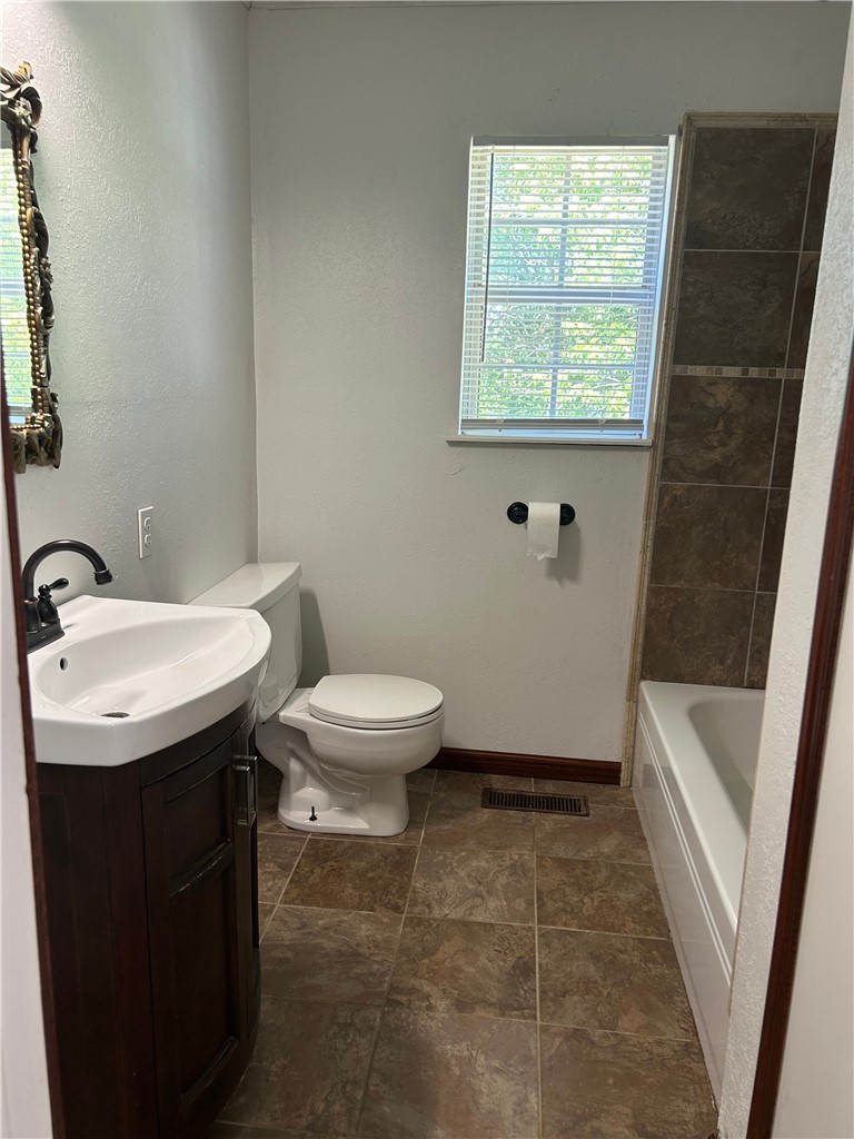 Austins Sub Decatur - Residential Lease