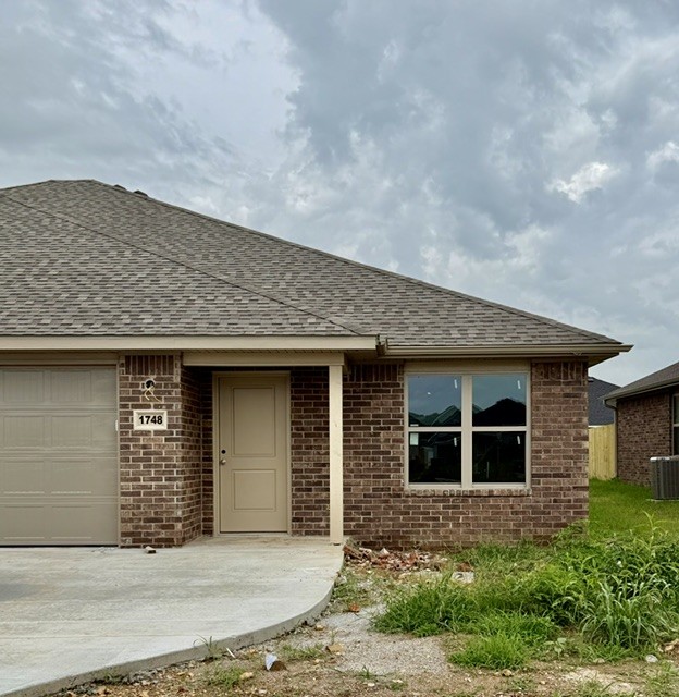 Brand new duplex for rent. Lawn care provided for this 3 bed, 2 bath all brick home. Granite counter tops throughout, Walk in pantry, stainless appliances, window blinds provided, 1 car garage and fenced in back yard, located close to town and schools. Large primary bedroom w/double sinks and a large walk in closet.