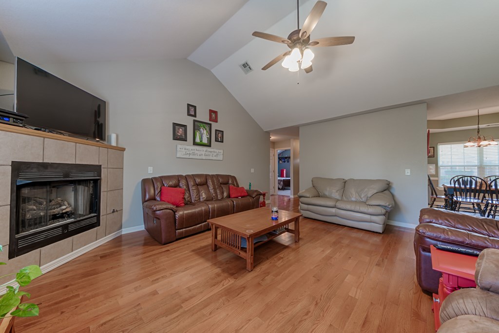 NORTHAVEN HILLS SUB PH 2 - Residential
