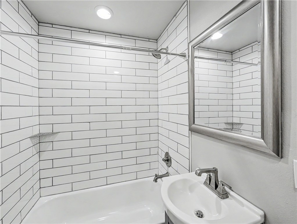 Hampstead Sub Bvv - Residential Lease