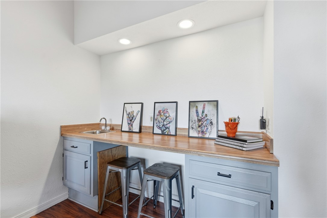 Unit 9 Holiday Island - Residential