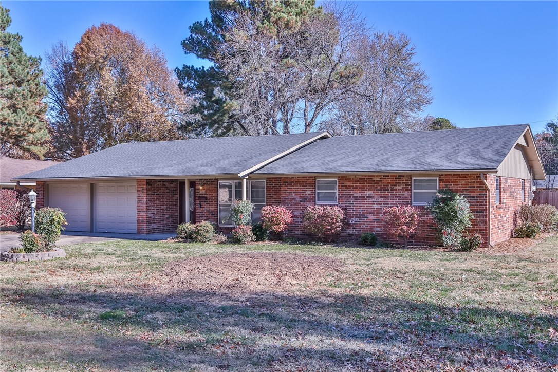 Beautifully remodeled home in the heart of Springdale close to shops, food, grocery, schools, and the interstate. New paint, flooring, appliances, crown molding, and so much more! The backyard is compete with a sun room with a bar, pool, deck with swing, and grilling area that is perfect for entertaining your guest. Schedule your showing today!