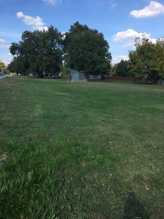 Great location close to everything. Maybe a 4 plex.