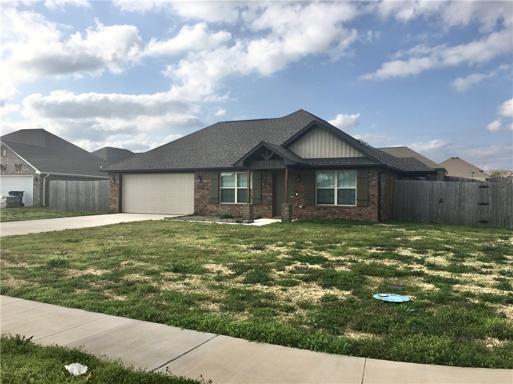 Beautiful like new home 1664 sq ft 4bdr/2ba in cul-de-sac, fenced back yard, vinyl plank flooring throughout. Monthly rent $1,525. Deposit $1,525. Application fee is $35 per person 18yrs or over.