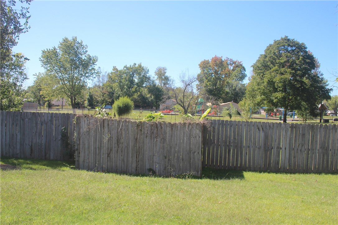 Paige Place Add Siloam Spgs - Residential