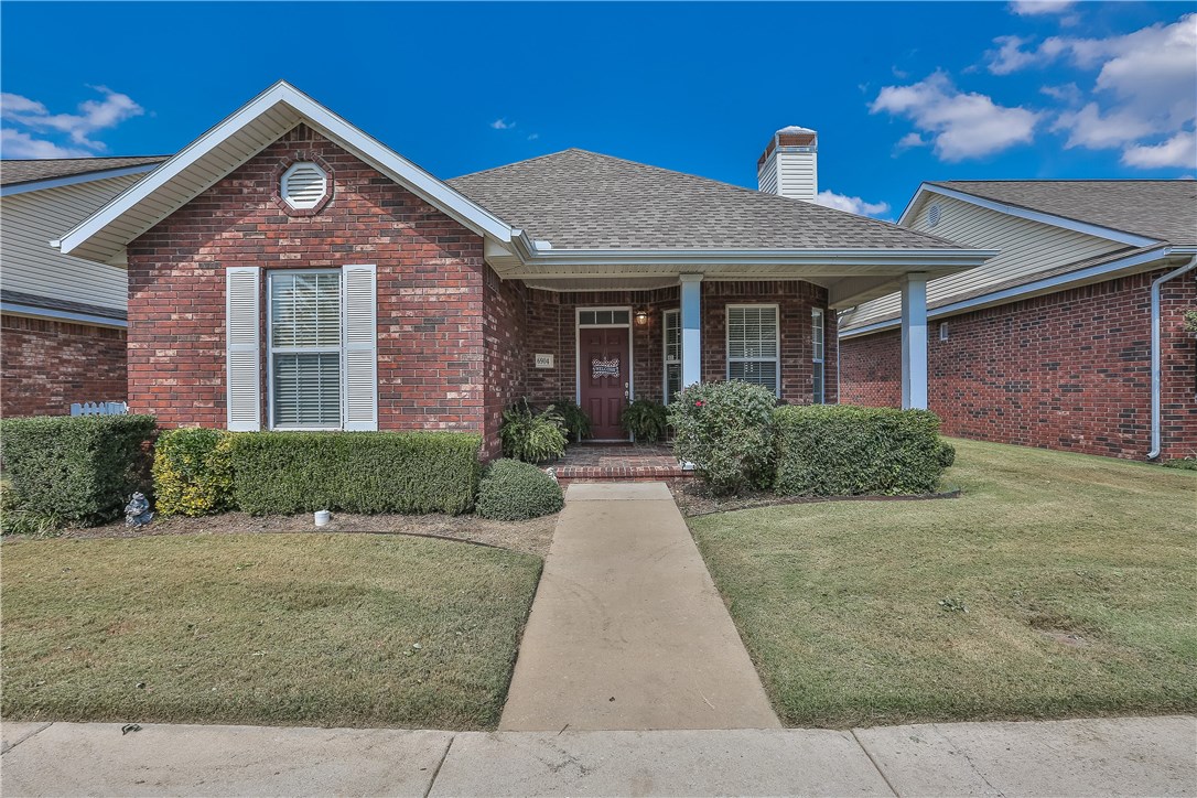 Charming cottage in Springdale's premier Har-Ber Meadows community.  Well maintained home with  an open floor plan featuring a formal DR, eat in kitchen and spacious living room.  Split BR plan for privacy.  Granite surfaces, interior paint 2015, new carpet 2016, roof replaced in 2011. Three BR, 2 BA home is located near one of the lakes in Har-Ber Meadows with parks, pool, and clubhouse an easy walk from your front door. See this move in ready home.