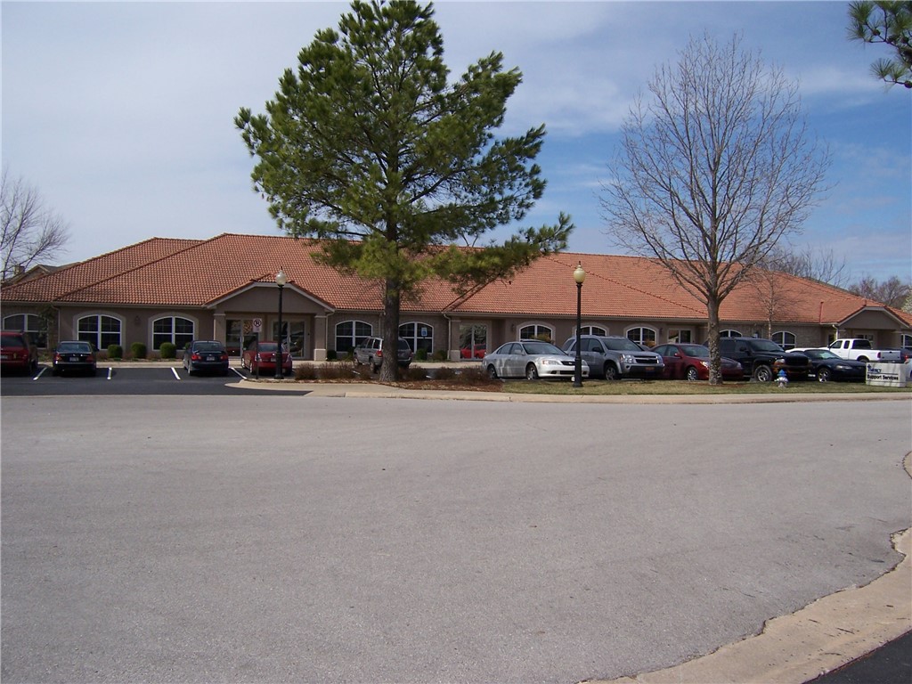 Village On The Crks Sub Rogers - Commercial Lease