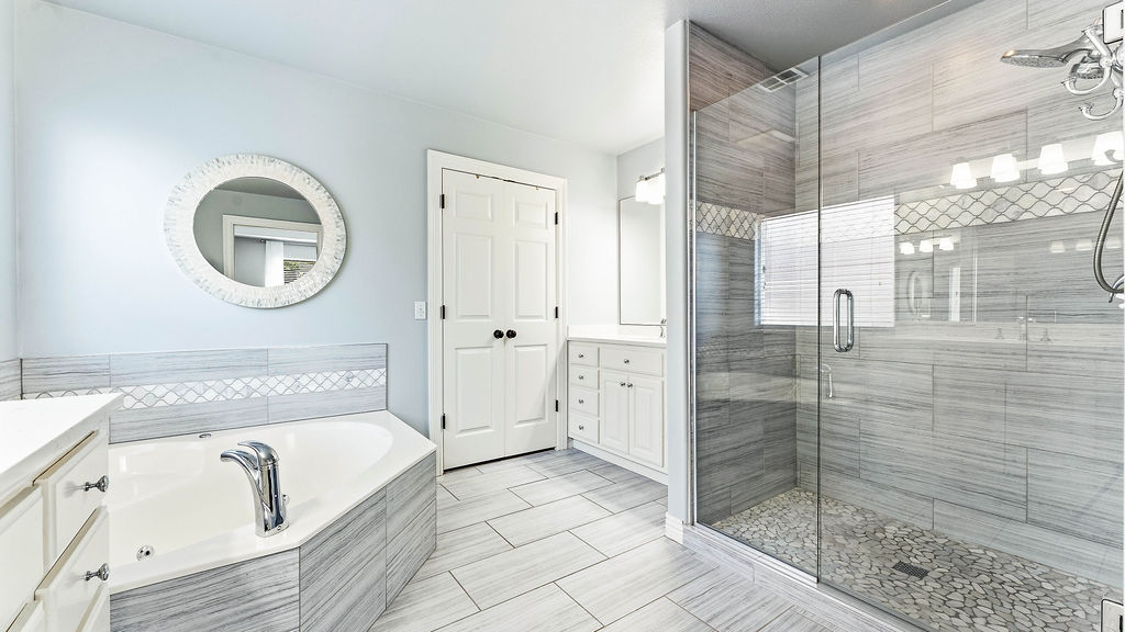 Meadows At Woods Crk, The Bentonville - Residential