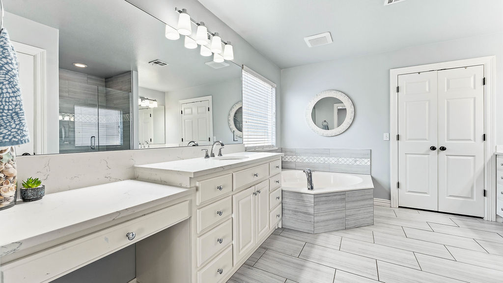 Meadows At Woods Crk, The Bentonville - Residential