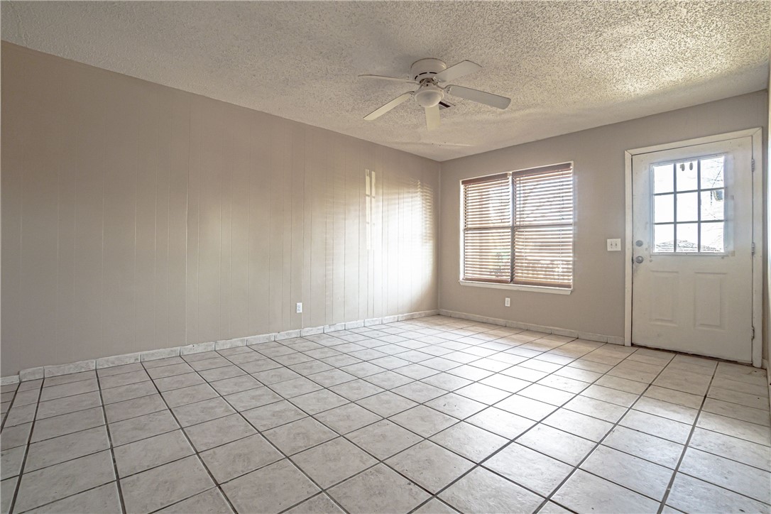 Hendrix Sub Ph I & II Rogers - Residential Lease