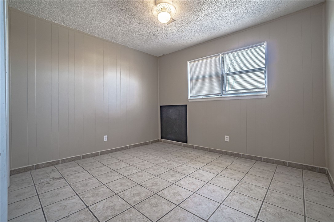 Hendrix Sub Ph I & II Rogers - Residential Lease