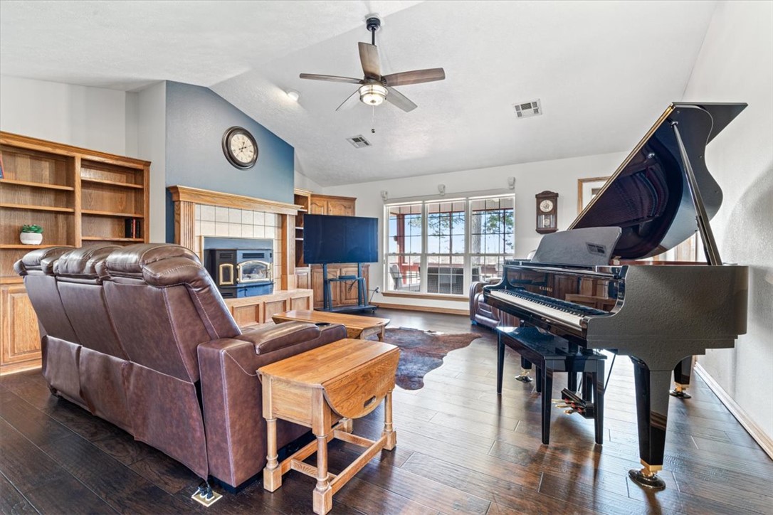 Unit 9 Holiday Island - Residential
