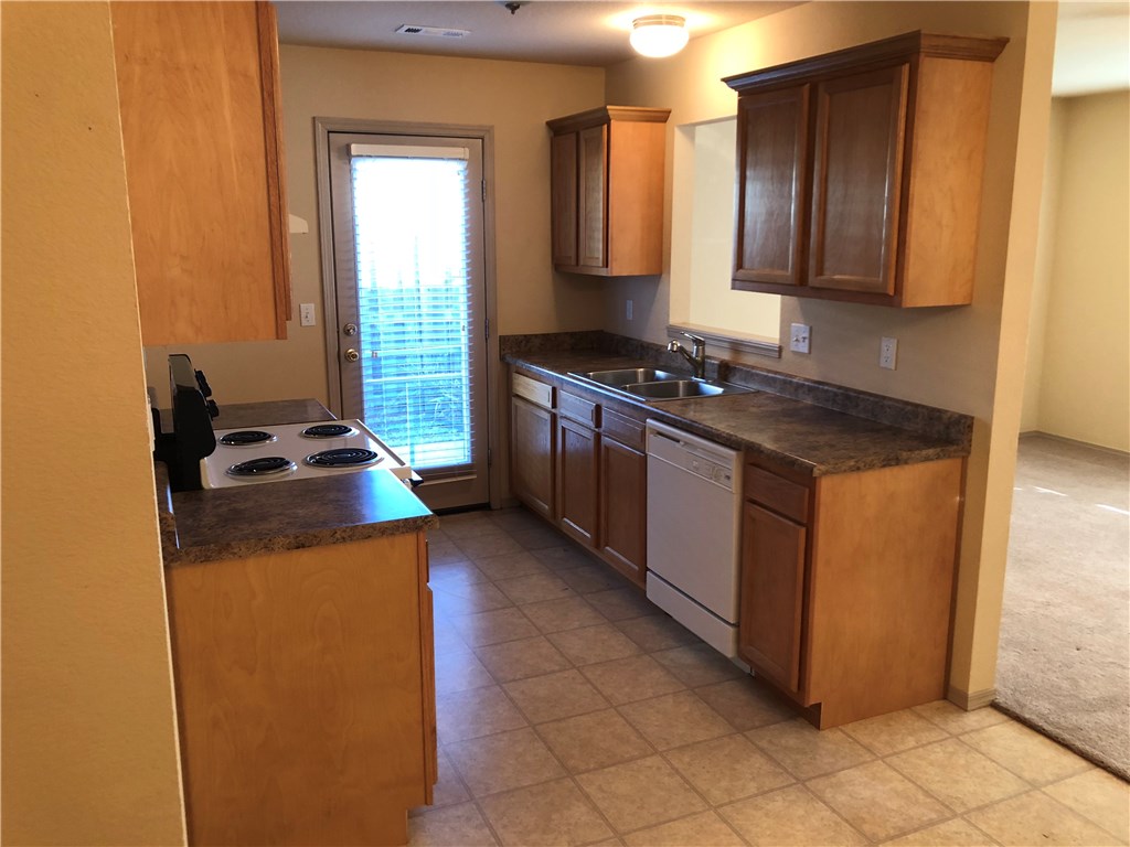 Commons At Walnut Crossing - Residential