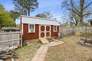 Howell, Gus - Residential